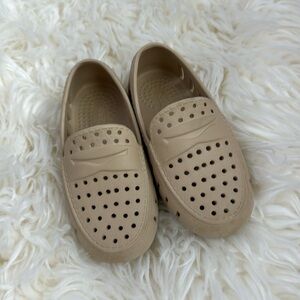 Floafers toddler size 8 shoes. Tan. Great used condition.